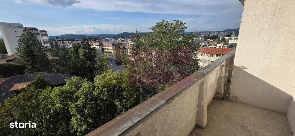 Apartament cu 3 camere de inchiriat in Campina, zona centrala