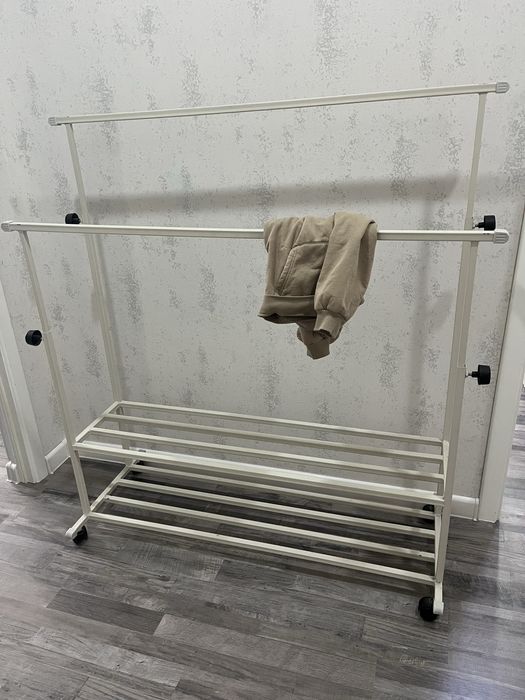 Напольная вешалка