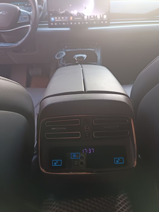 Ofitsalniy byd han 715 km