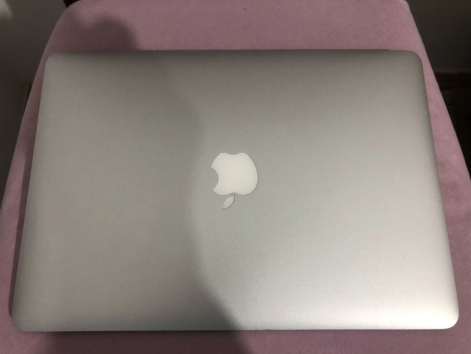 MacBook Air 13'' 2017 A1466 i5 1,8 GHz, 8 GB, SSD 128 GB.vizual CA NOU