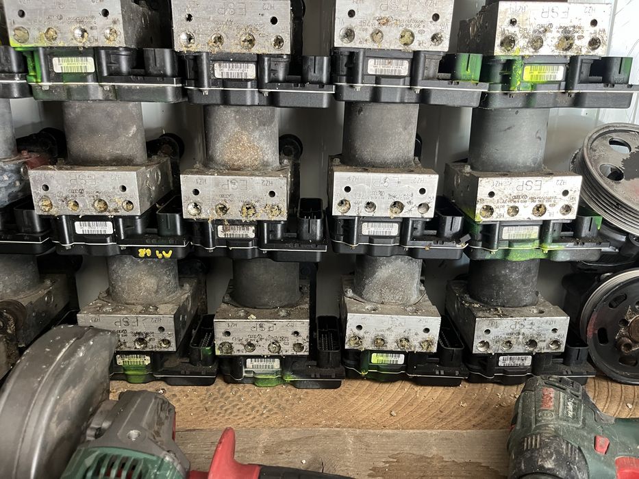 Pompa abs audi a4 b8 8k0614517