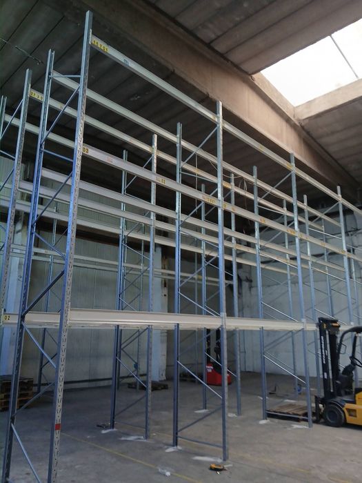 Rafturi metalice depozitare paleti