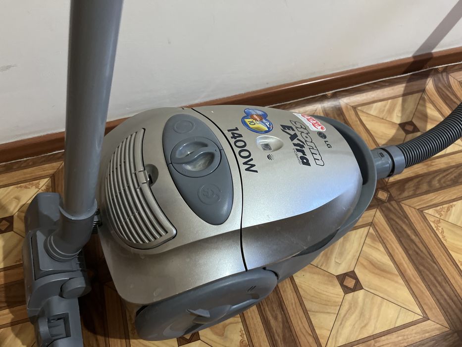 Продам пылесос б/у марка Lg пишите звоните