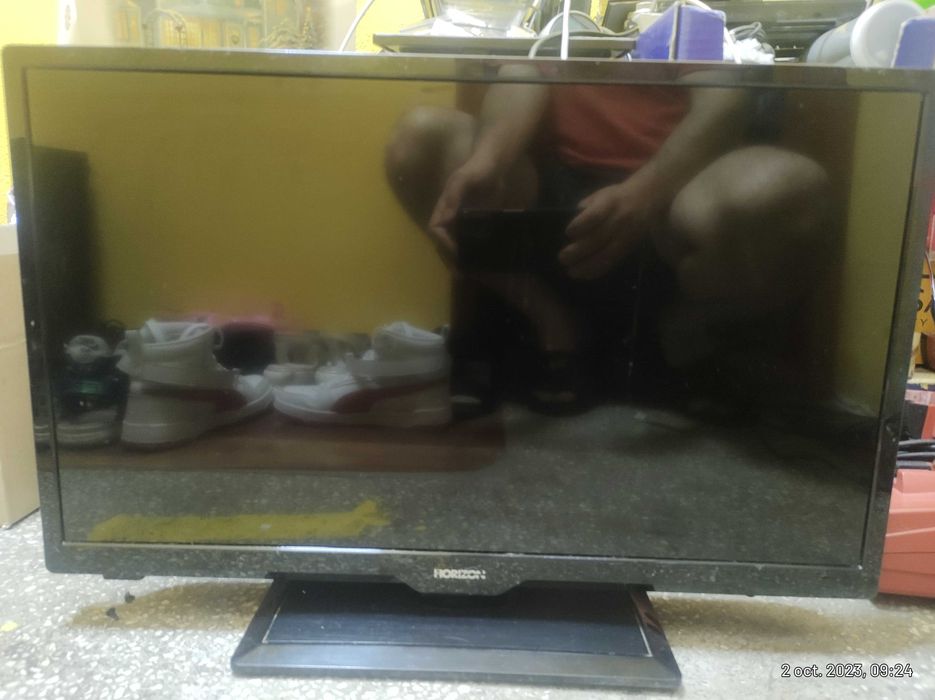 TV Horizon 24HL719H componente