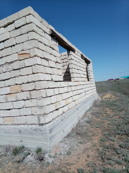 Продаю участок с времянкой