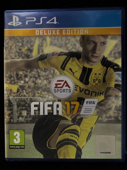 PlayStation 4- отлично състояние + 3 игри