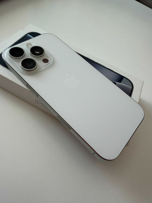 IPHONE 16 pro+ПОДАРЪК калъф