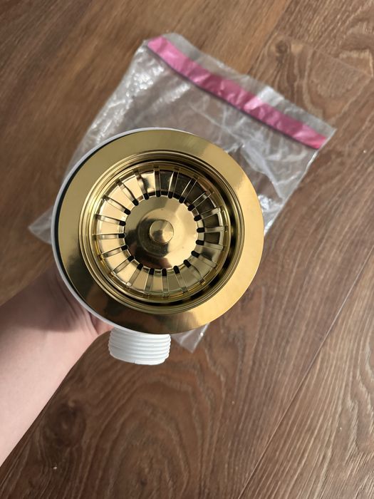 Ventil chiuveta bucatarie, auriu, 3 1/2 x 1 1/2, cu gratar