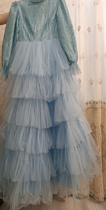 Vecherniy ko'ylak sotiladi