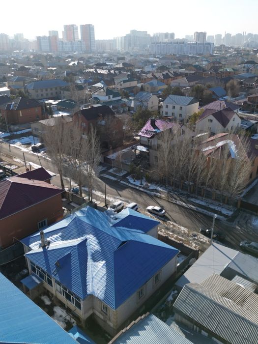 Бұхар жырау көшесіңде ұй 1000кв.м