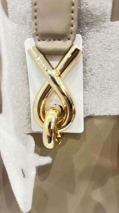 FURLA MIANOVA.100%ориг. В три цвята.Със сериен номер,2г. гаранция