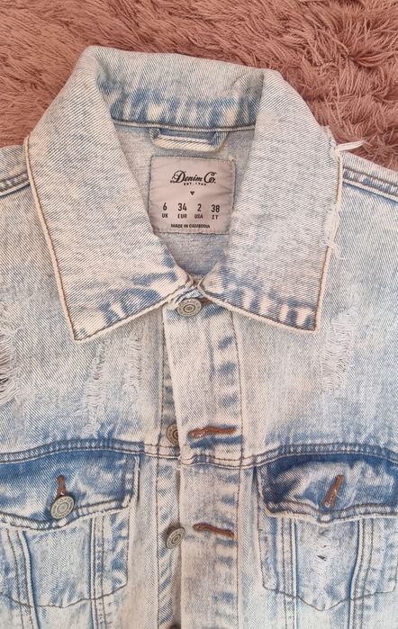 Vând geacă de blugi albă