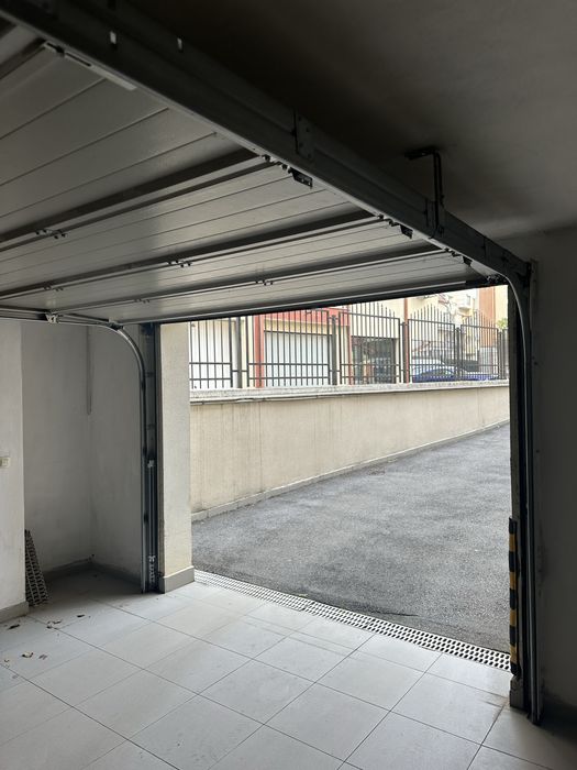 Дава се под наем Гараж / Паркомясто в София, Красно село - 40 кв.м за 278.97 € - Снимка #1