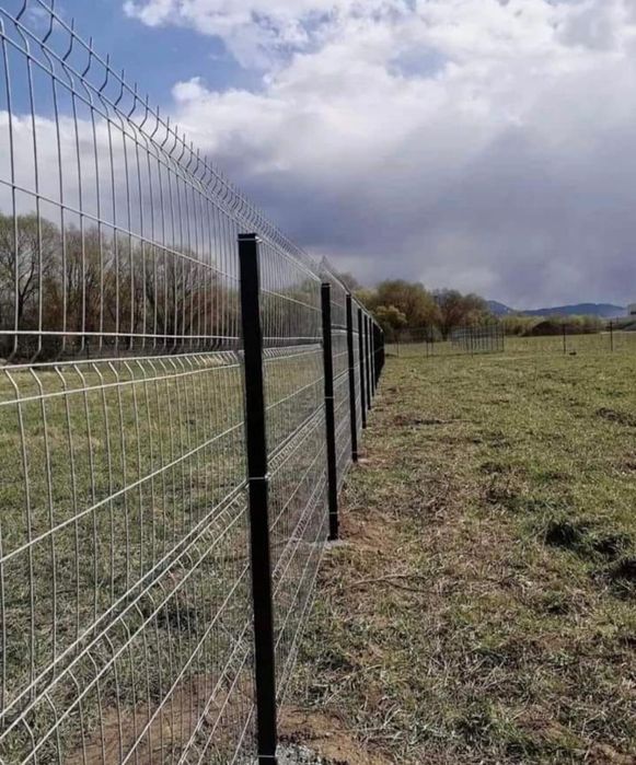 Gard din plasă verde sau zincata