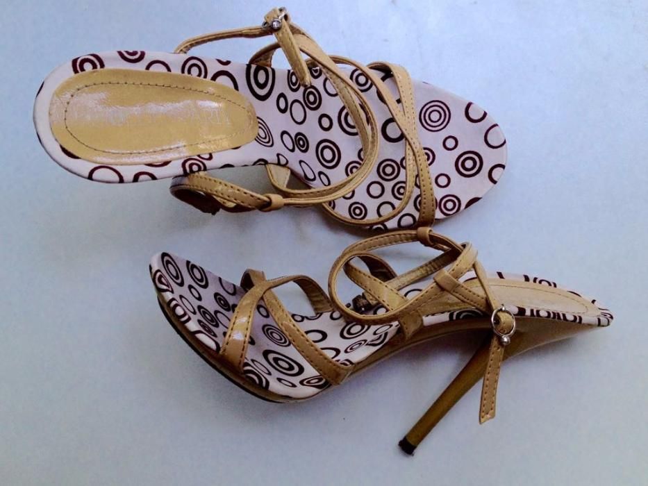 Туфли-босоножки очень удобные и красивые