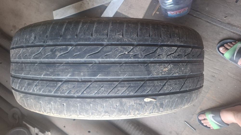 Продам шины на крузак  265/60R18