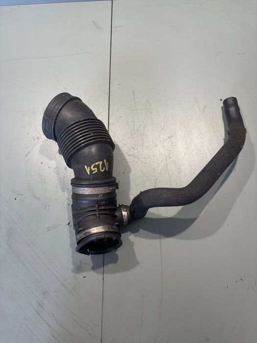 Conducta admisie aer zsB4E0145711 Audi A8 2006