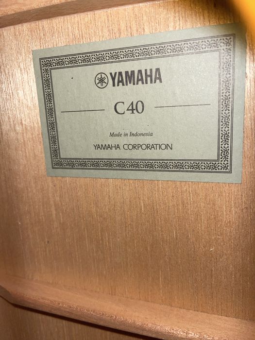 Гитара Yamaha C40