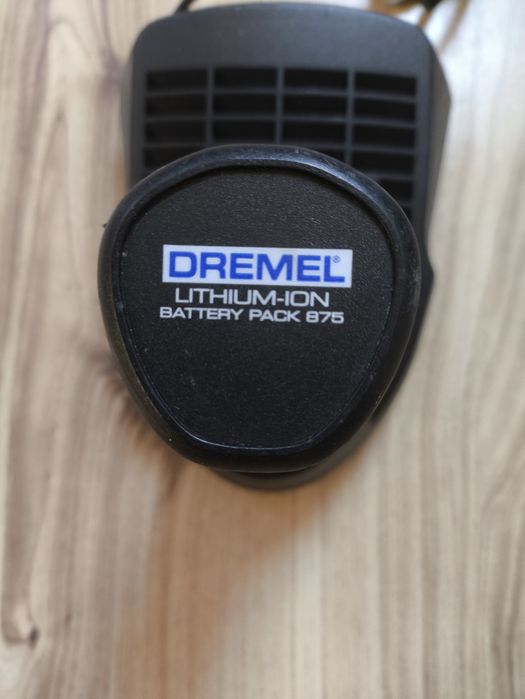 Зарядно и батерия 10,8 v за Dremel