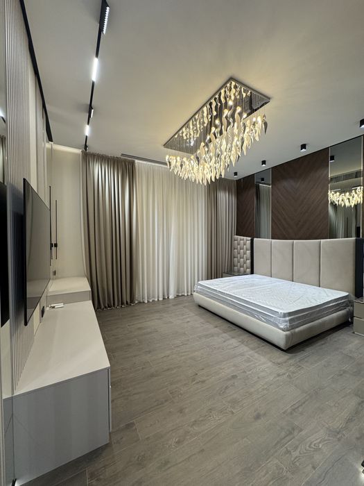 Продаётся Шикарный Hi-Tech дом.