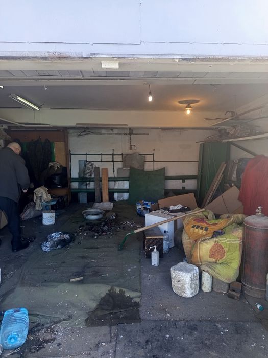 Продам гараж.Район чашки ,ложки.