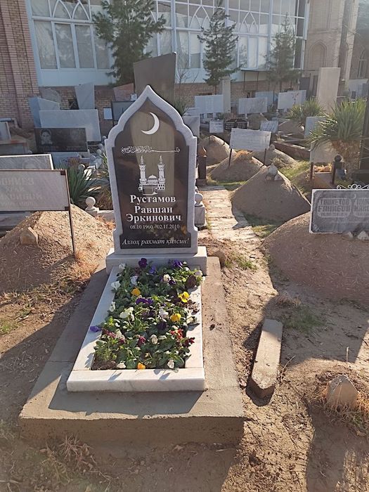 Кабр Тощлар Памятник