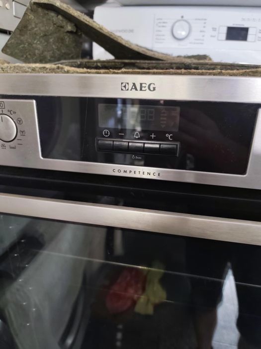 Фурна за вграждане АЕG