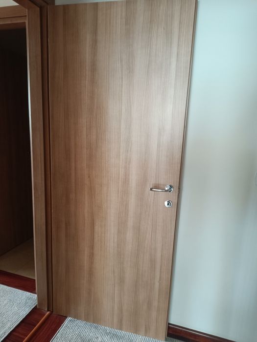 Продам межкомнатные двери 8 шт