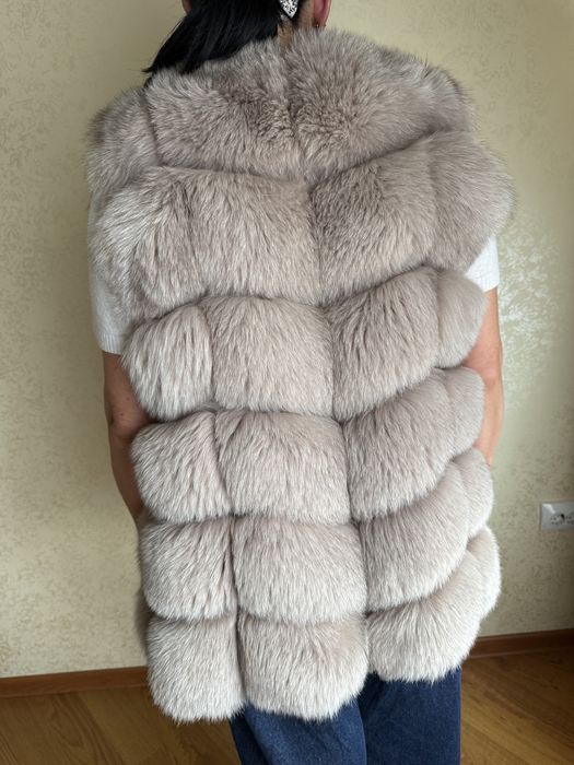 Vesta blana, stare foarte buna