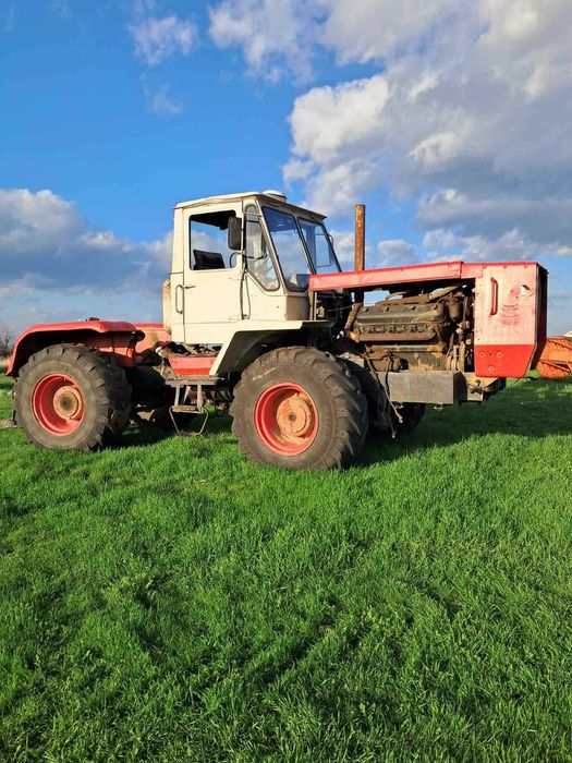 Продавам трактор Т 150