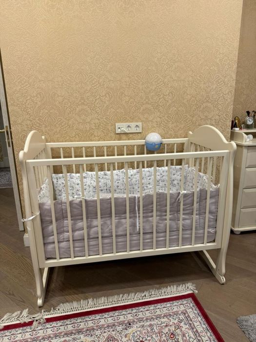 Продам детскую кроватку