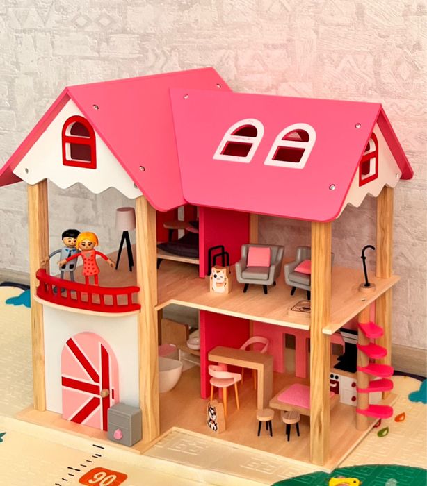 Кукольный домик совершенно новый