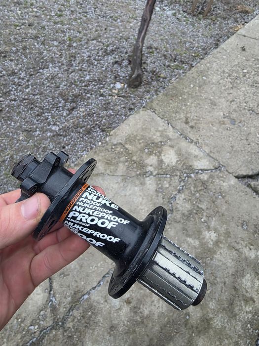 Vând butuc Nukeproof