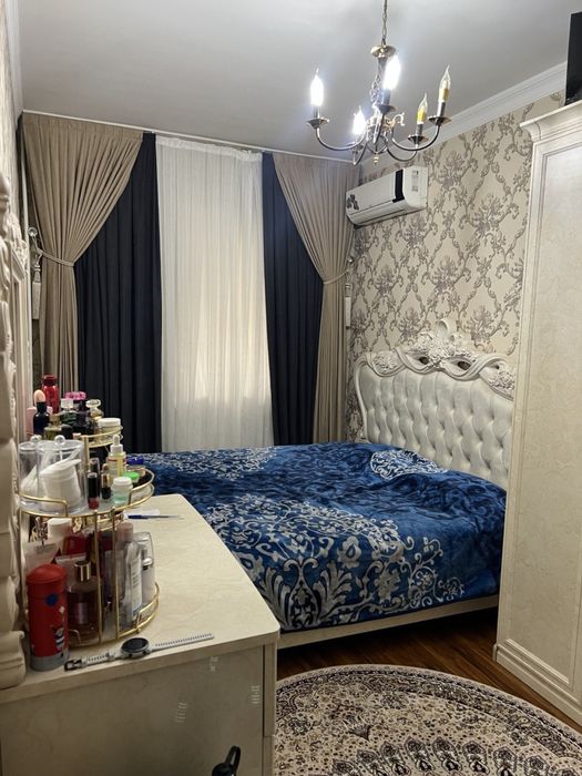 Своя квартира. Бывший кинотеатр Нукус. Кафе Нихол