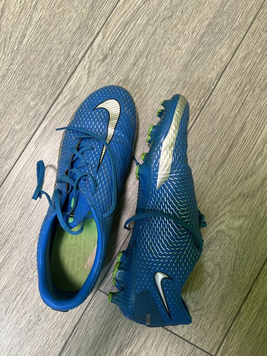 Футоблни обувки(бутонки) NIKE PHANTOM