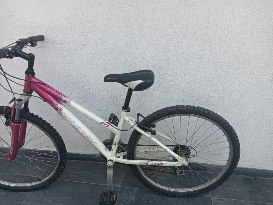 Vând bicicleta fete