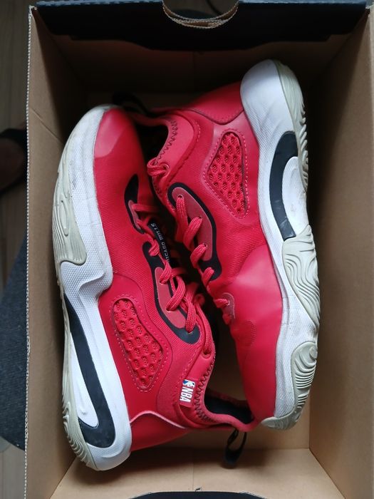 Детски баскетболни обувки Tarmak SE900 Mini Me Chicago Bulls номер 38