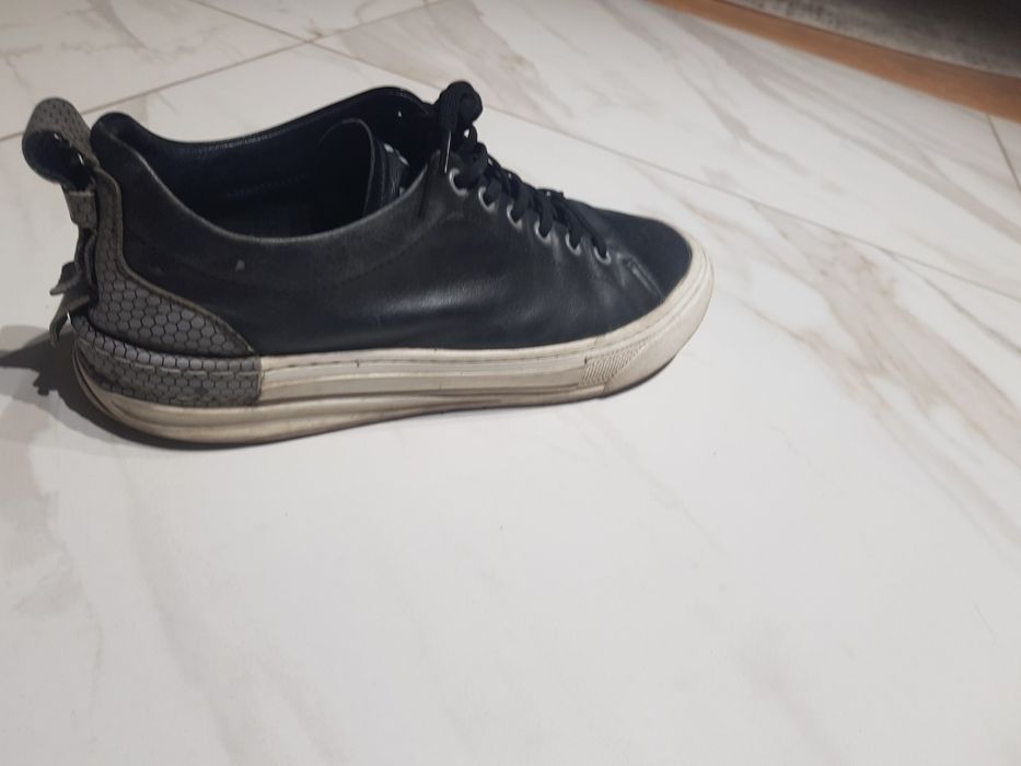 Продам кроссовка кеды