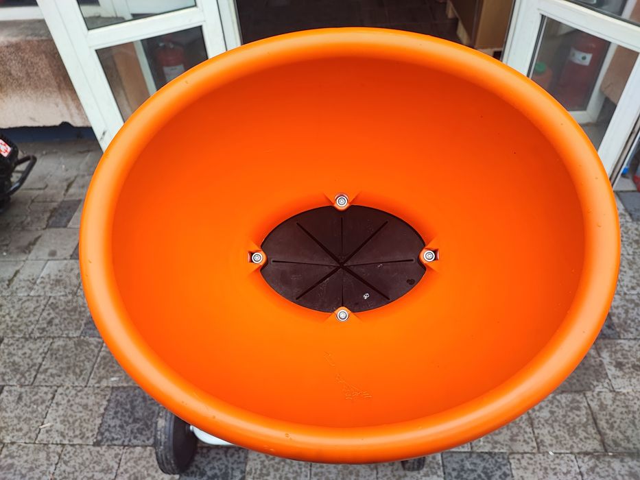 Tocator Stihl cu motor pe benzina