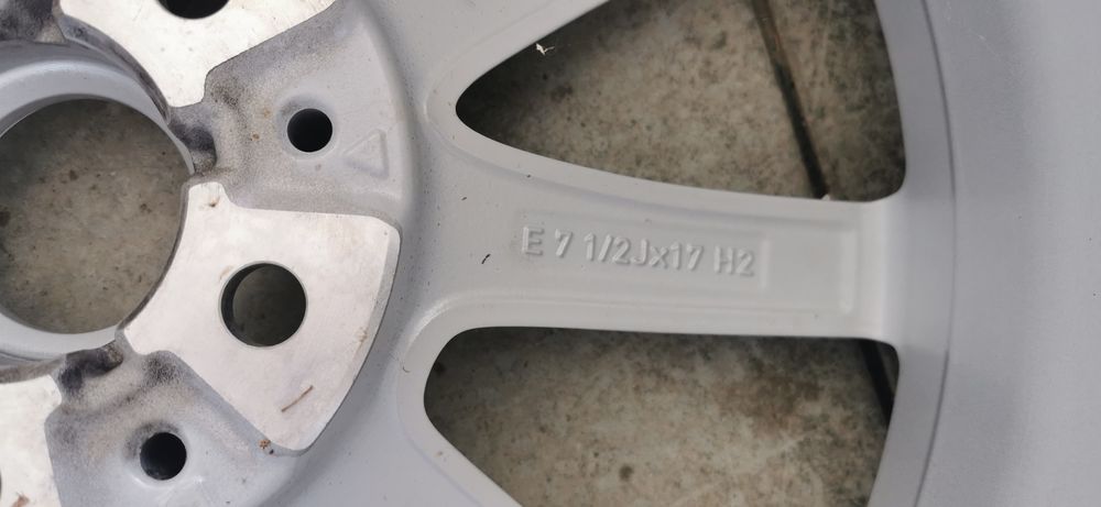 Roti  iarna BMW X1 X2  5x112  17' Noi. anvelope nokian 225 55 17