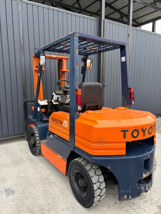 Вилочный Погрузчик Toyota 5FGL25