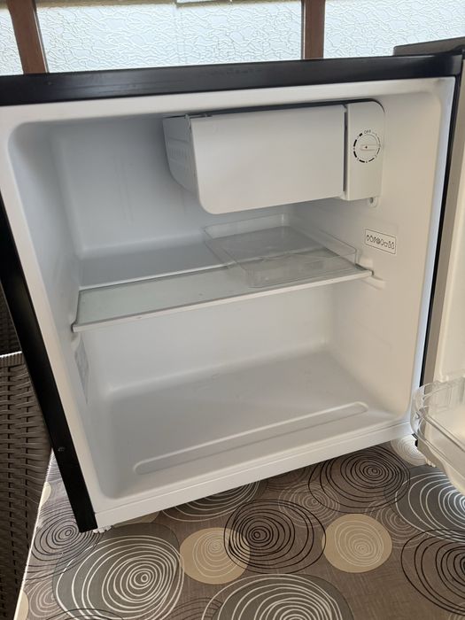 CHIQ мини хладилник