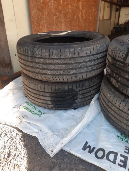 Продам шины на камри 70