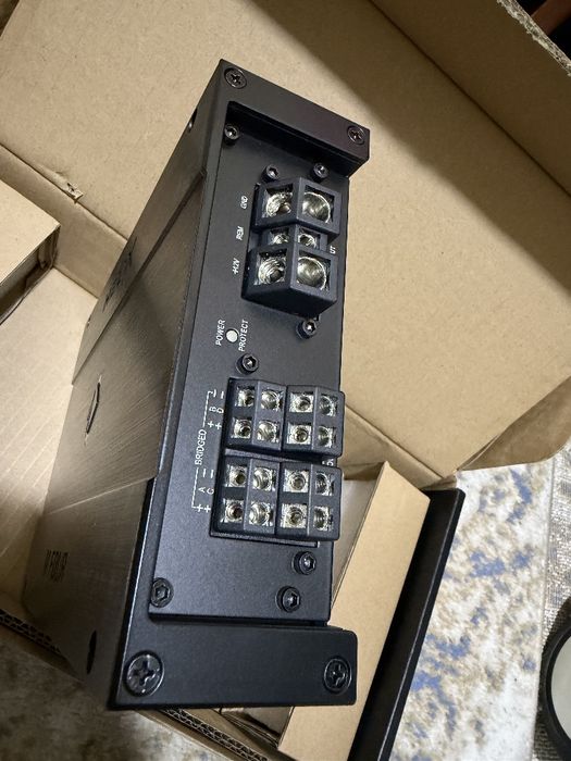 Helix M FOUR усилитель