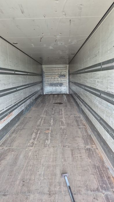 Semiremorcă BOX Schmitz SKO24 – 2007 – Șasiu galvanizat