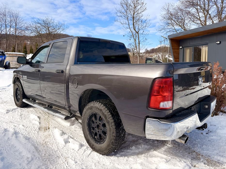 Dodge Ram 5.7 Hemi 4x4 an 2017  Autoutilitara