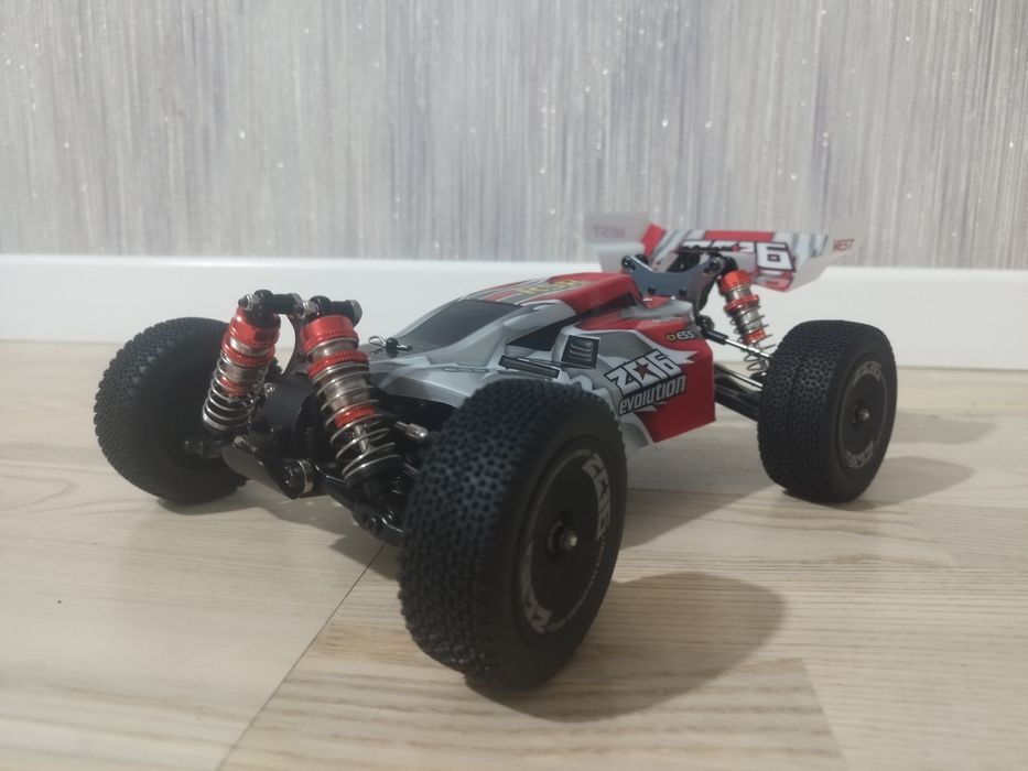 Багги на пульте управления.