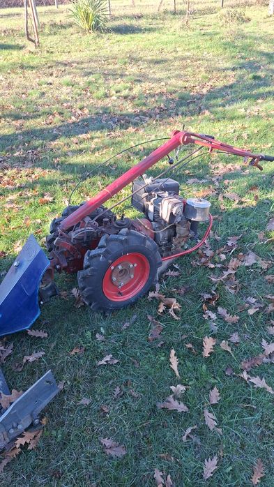 Мотокултиватор с косилен апарат БЧС