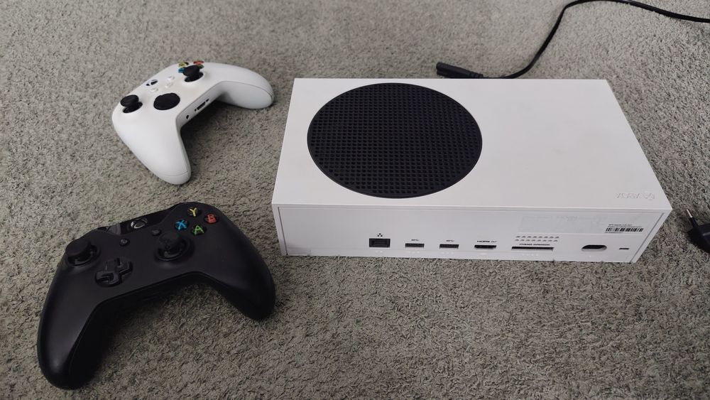 Xbox Series S 512 GB / 2 Controllere