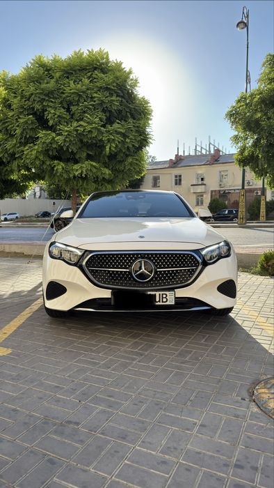 Mercedes-Benz E200 W214